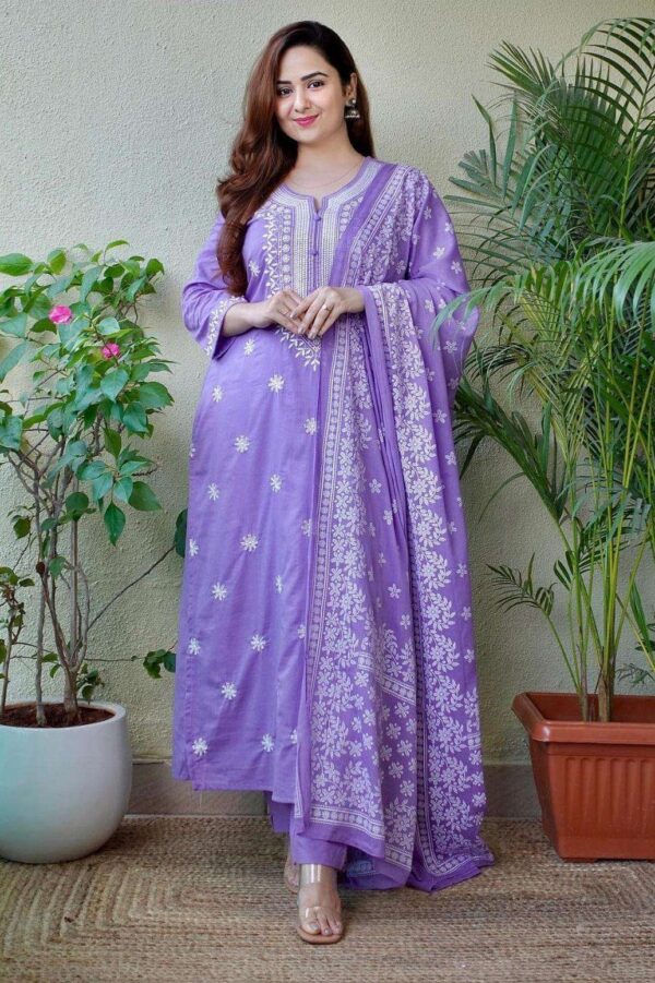 Soft & Stylish ? Floral Embroidered Cotton Printex Dress (M) - Image 3