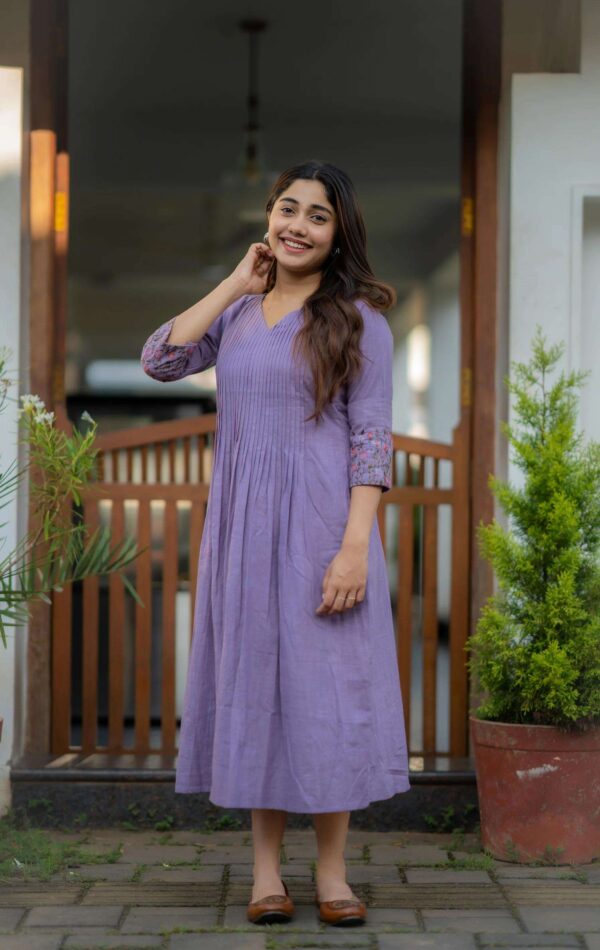 Chic Embroidered Cotton Kurta & Pant Duo ? Perfect for Any Occasion (M) - Image 2